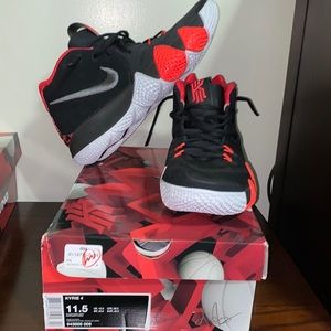 Kyrie 4 11.5, Like new condition